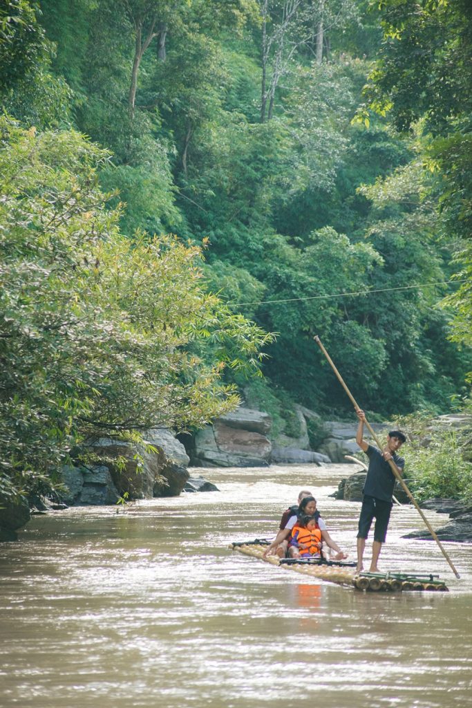 ทัวร์เดินป่า อาบน้ำช้าง ล่องแพไม้ไผ่ อ.แม่วาง เชียงใหม่