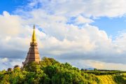 พระมหาธาตุเจดีย์ นภเมทนีดล – นภพลภูมิสิริ doi inthanon national park chiang mai